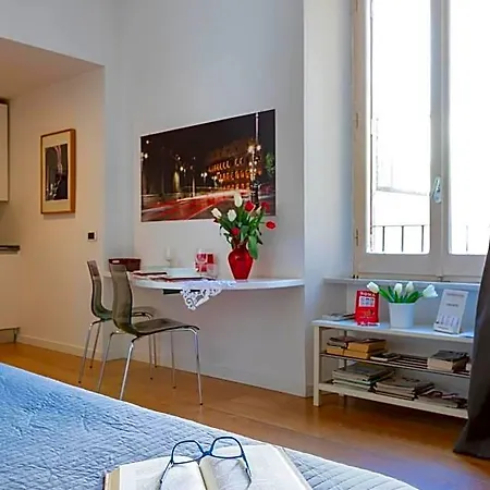 Nostromondo Ciancaleoni Palace Рим