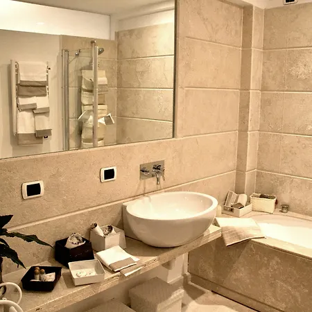 Nostromondo Ciancaleoni Palace